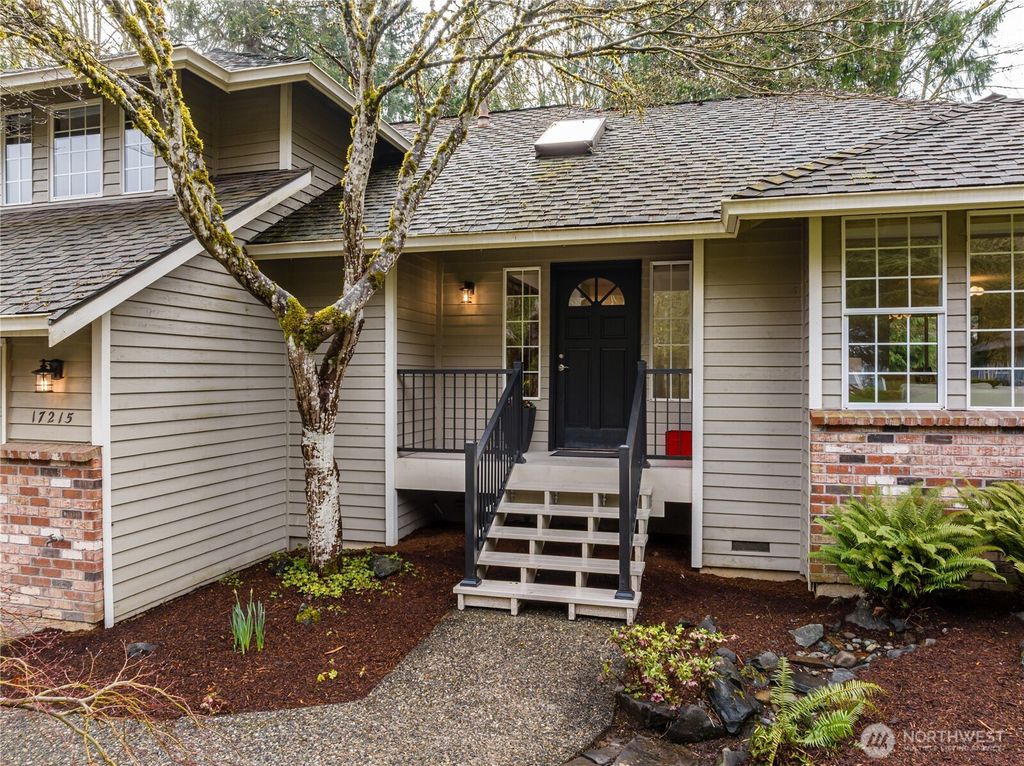Photo of 17215 NE 132nd Place, Redmond, WA 98052 (MLS # 2488159)