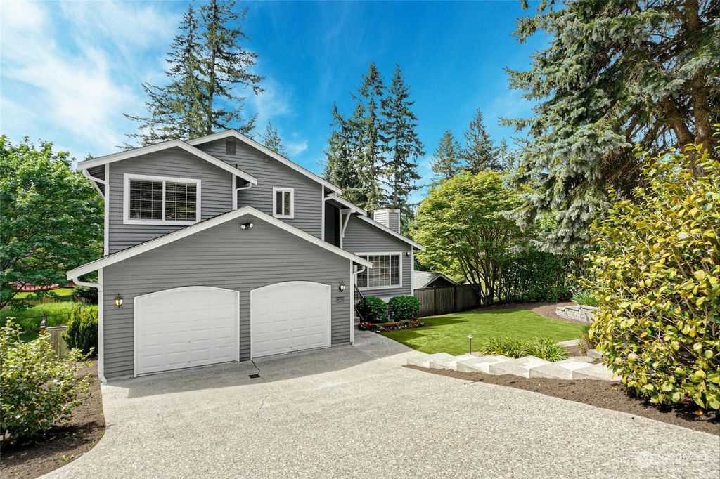 Photo of 21505 NE 10th Place, Sammamish, WA 98074 (MLS # 2239819)