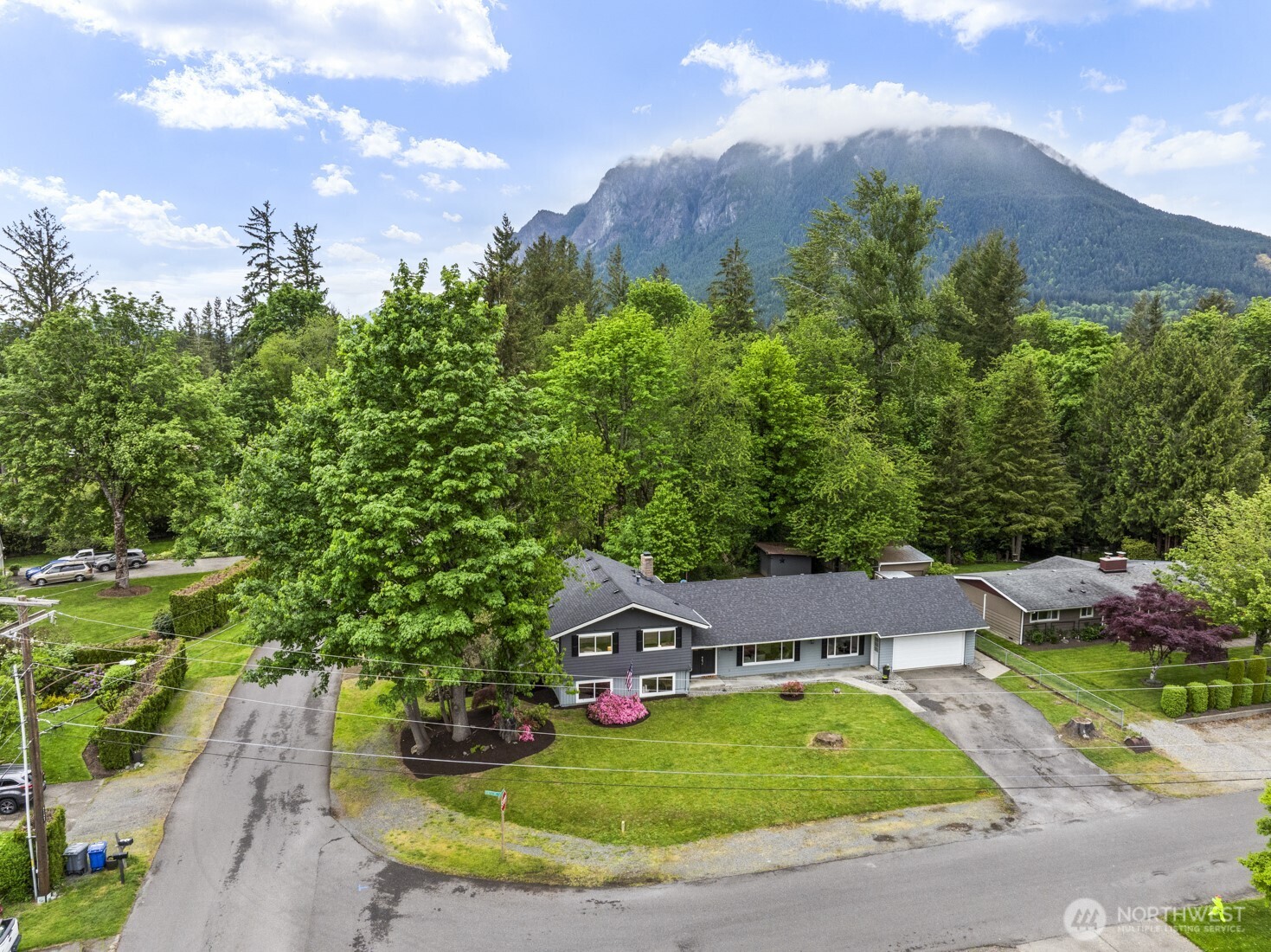 436 SE Maple Drive
