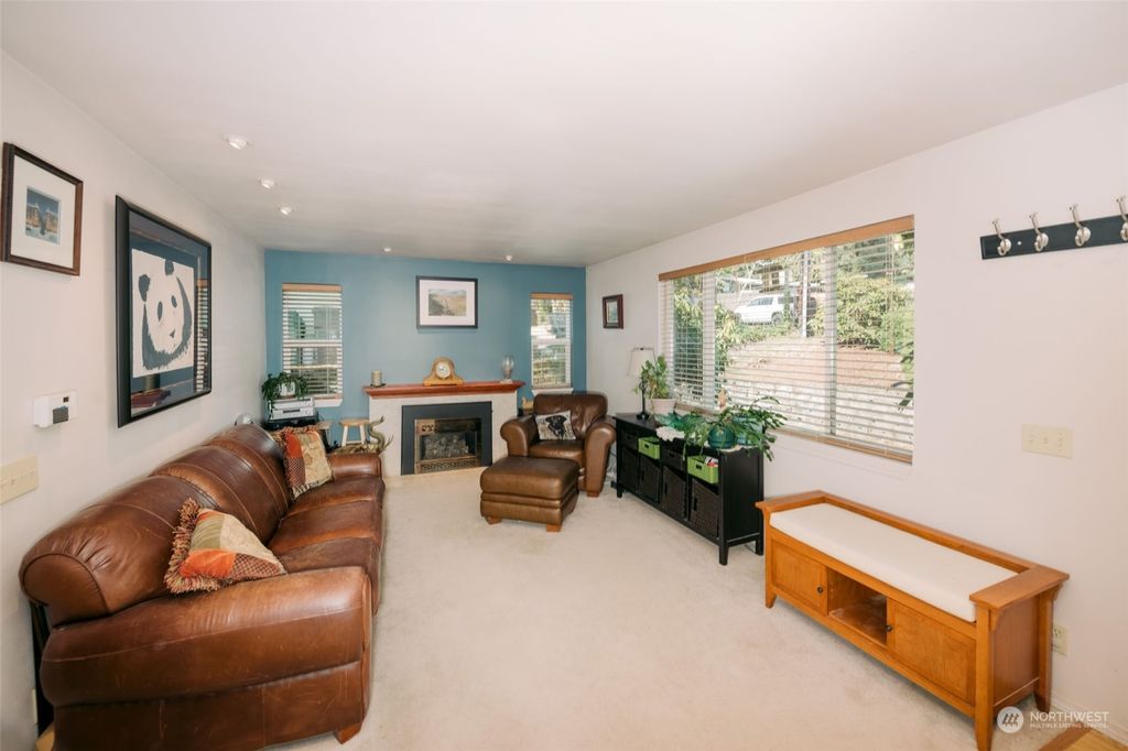 Photo of 14413 SE 41st Street, Bellevue, WA 98006 (MLS # 2047234)