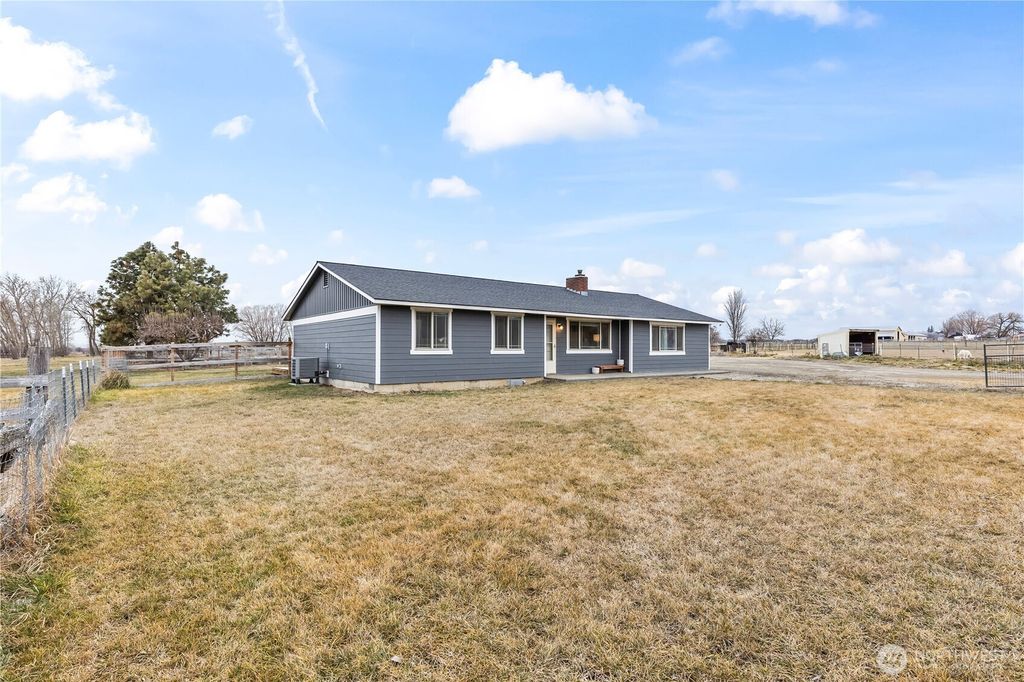 Photo of 3001 Wilson Creek Road, Ellensburg, WA 98926 (MLS # 2470034)
