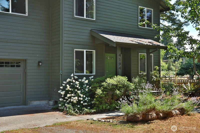 4194 Moorland Place