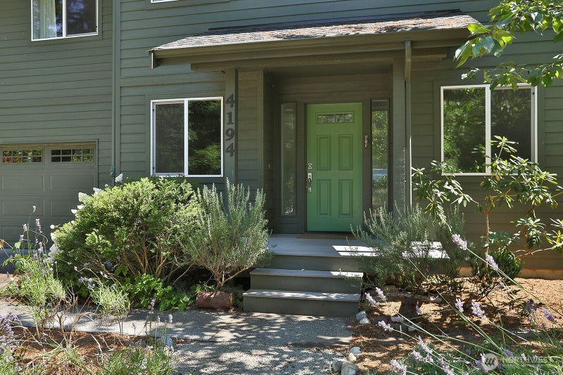 4194 Moorland Place