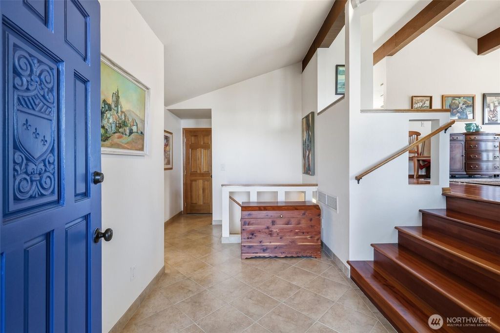 Photo of 3016 51st Place SW, Everett, WA 98203 (MLS # 2529670)