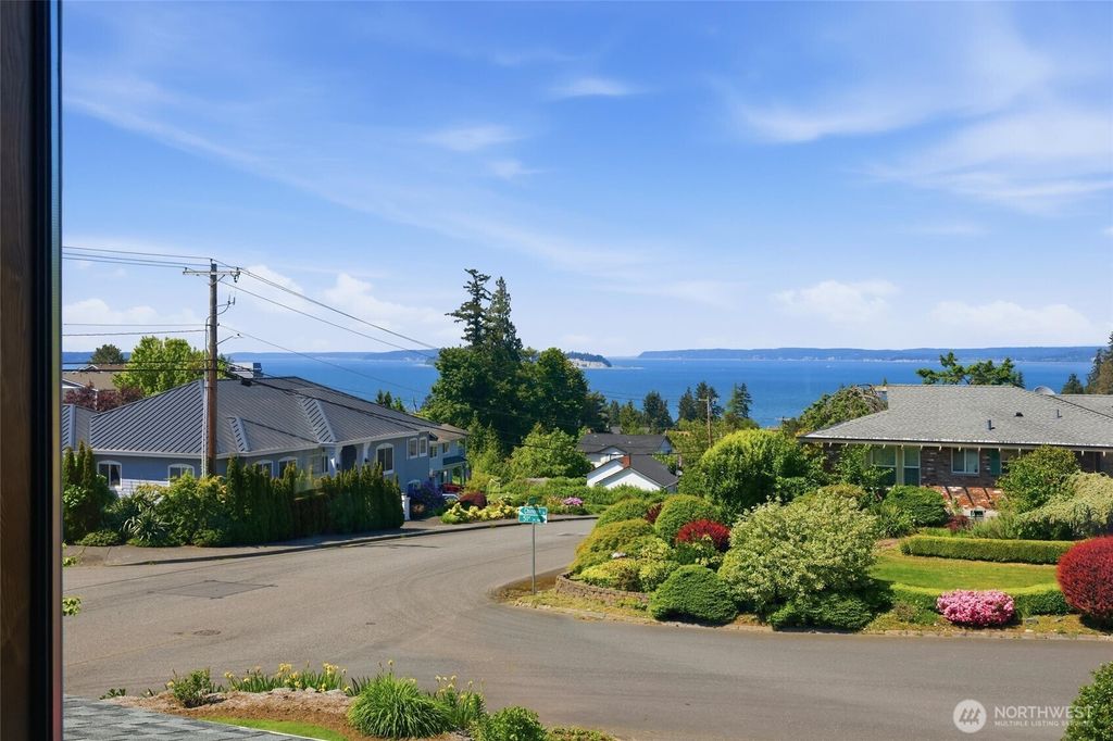 Photo of 3016 51st Place SW, Everett, WA 98203 (MLS # 2529670)