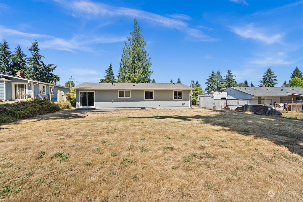 Photo of 2355 SW 341st Place, Federal Way, WA 98023 (MLS # 2266895)