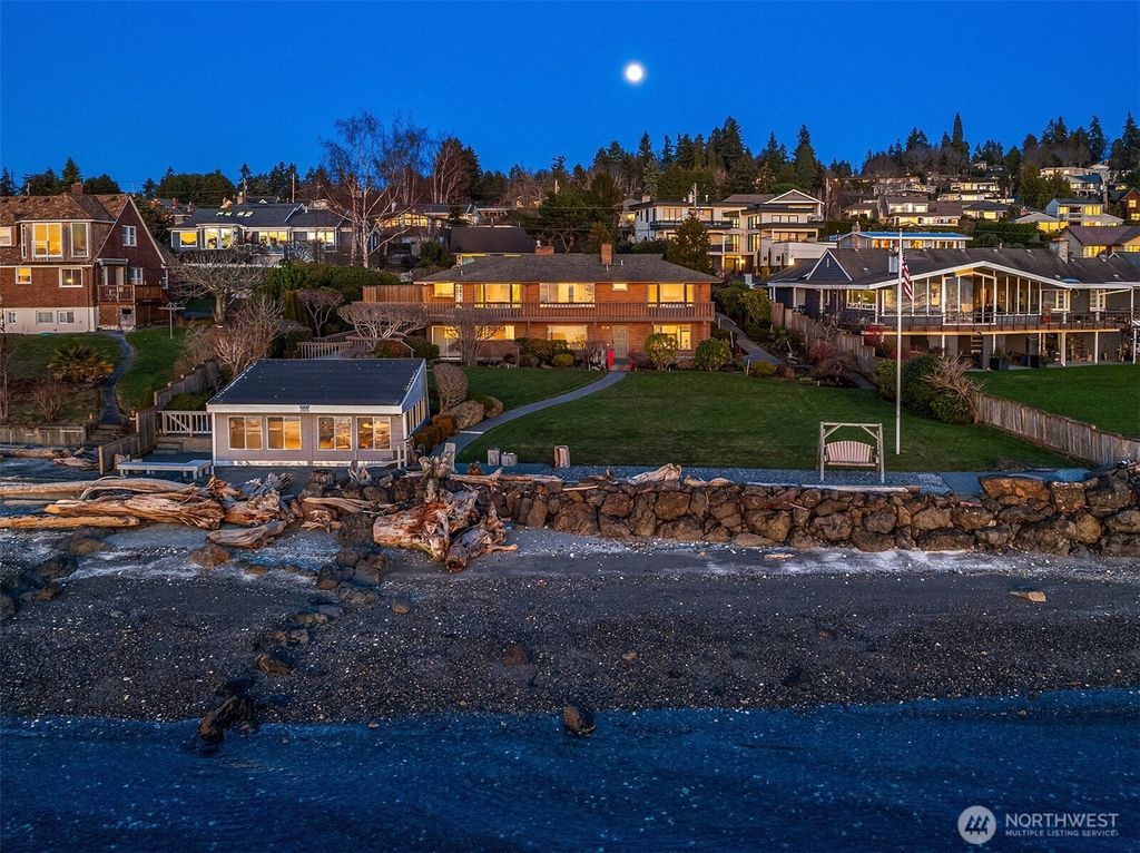 Photo of 18123 Normandy Terrace SW, Normandy Park, WA 98166 (MLS # 2331644)