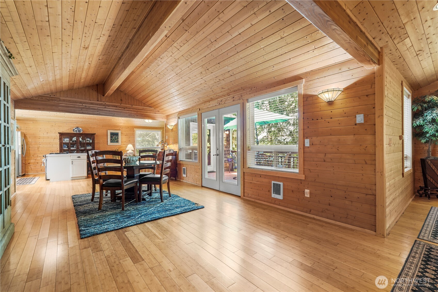 20 E Mountain View Lane