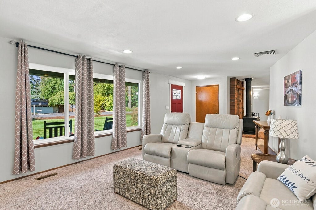 Photo of 7230 Prairie Ridge Drive NE, Olympia, WA 98516 (MLS # 2588249)