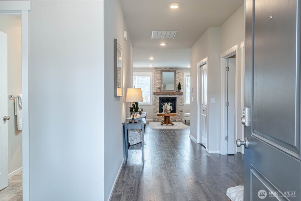 Photo of 301 Desiree Lane, Cle Elum, WA 98922 (MLS # 2559092)