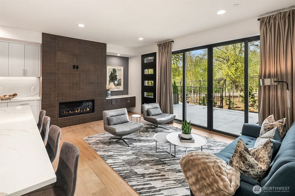 Photo of 282 118th Avenue SE, Bellevue, WA 98005 (MLS # 2409487)