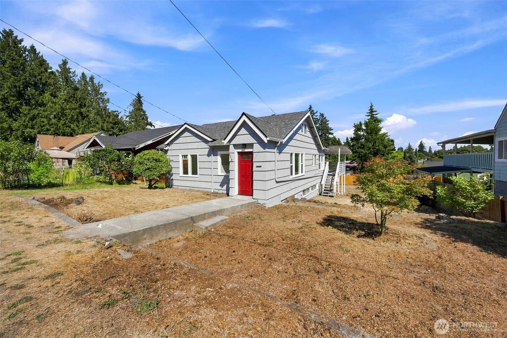 Photo of 1116 N Lafayette Street, Bremerton, WA 98312 (MLS # 2570584)