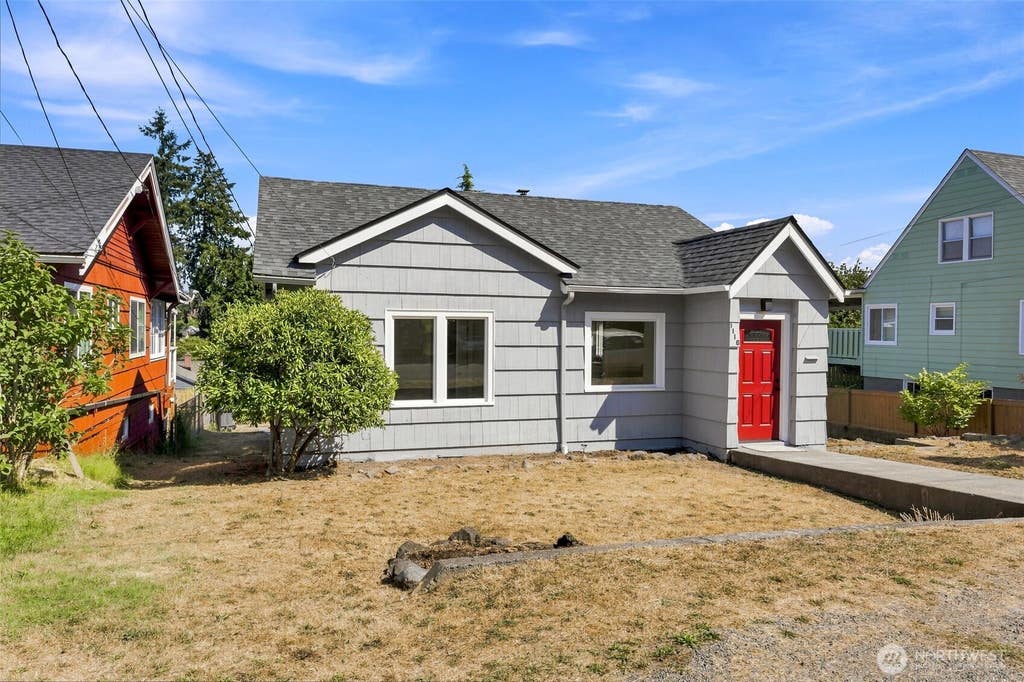 Photo of 1116 N Lafayette Street, Bremerton, WA 98312 (MLS # 2570584)