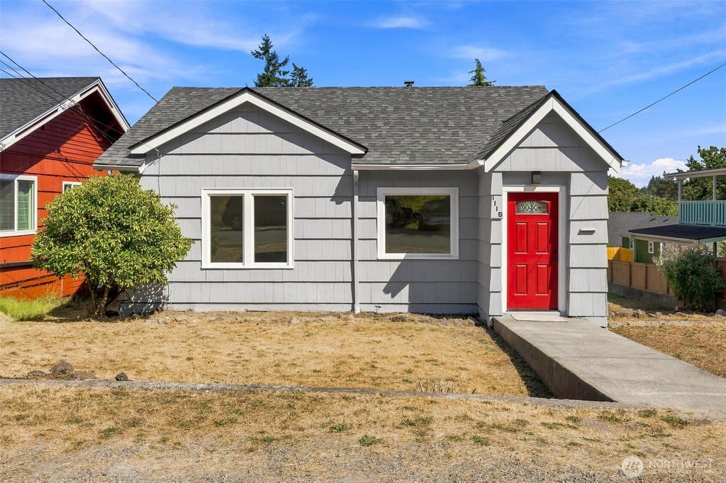 Photo of 1116 N Lafayette Street, Bremerton, WA 98312 (MLS # 2570584)