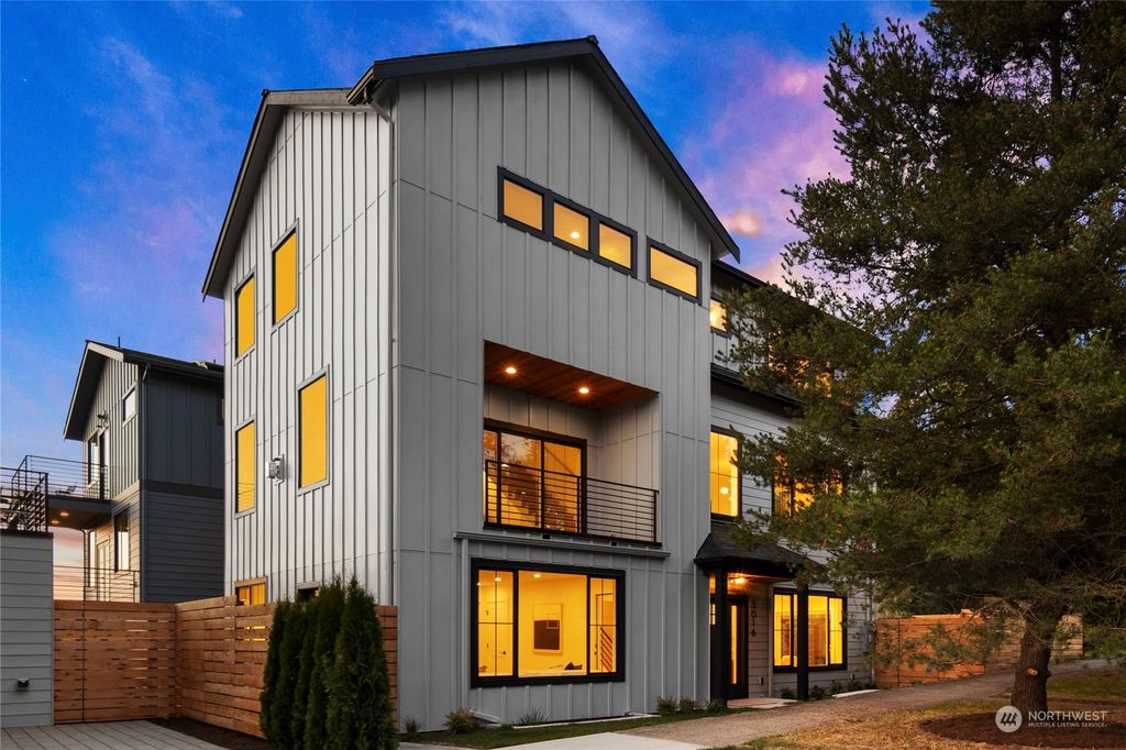 Photo of 3016 E Howell Street, Seattle, WA 98122 (MLS # 2253781)