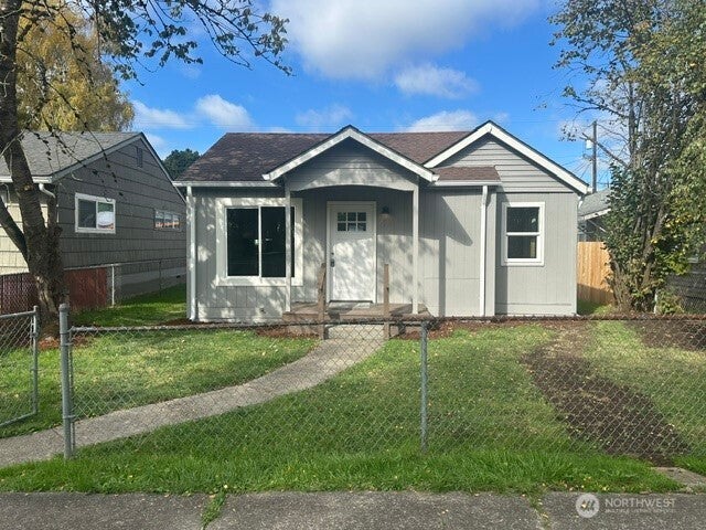 Photo of 273 Baltimore Street, Longview, WA 98632 (MLS # 2592149)