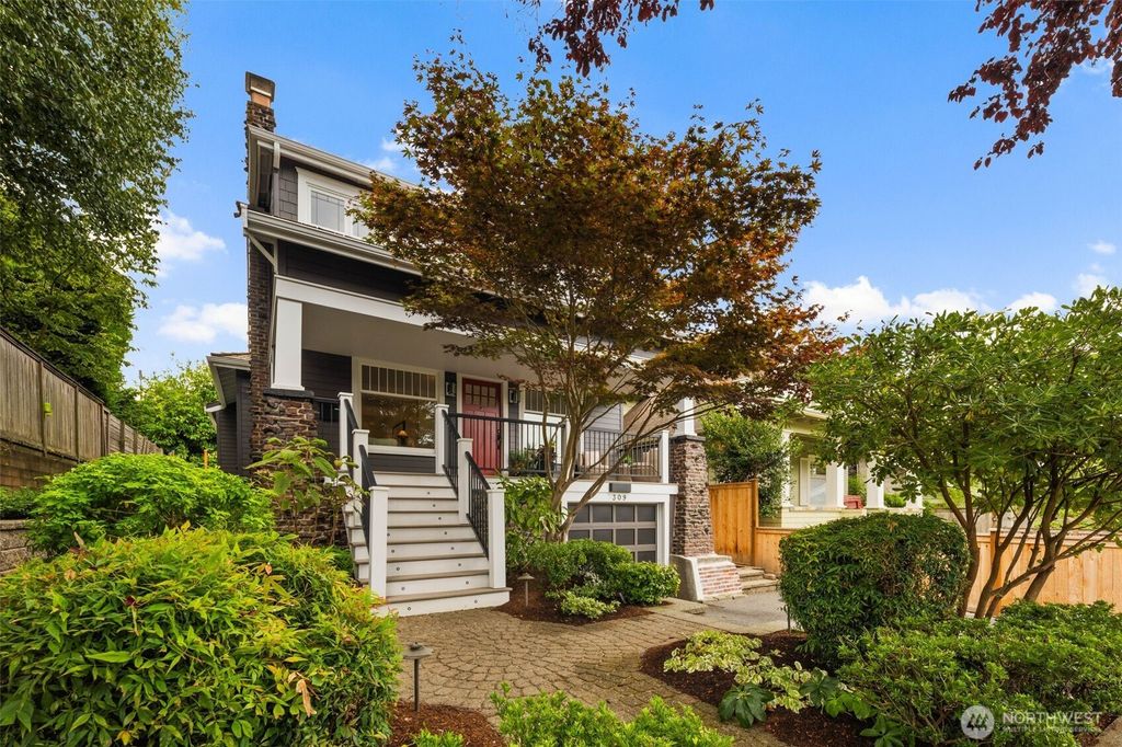 Photo of 309 Lynn Street, Seattle, WA 98109 (MLS # 2431267)