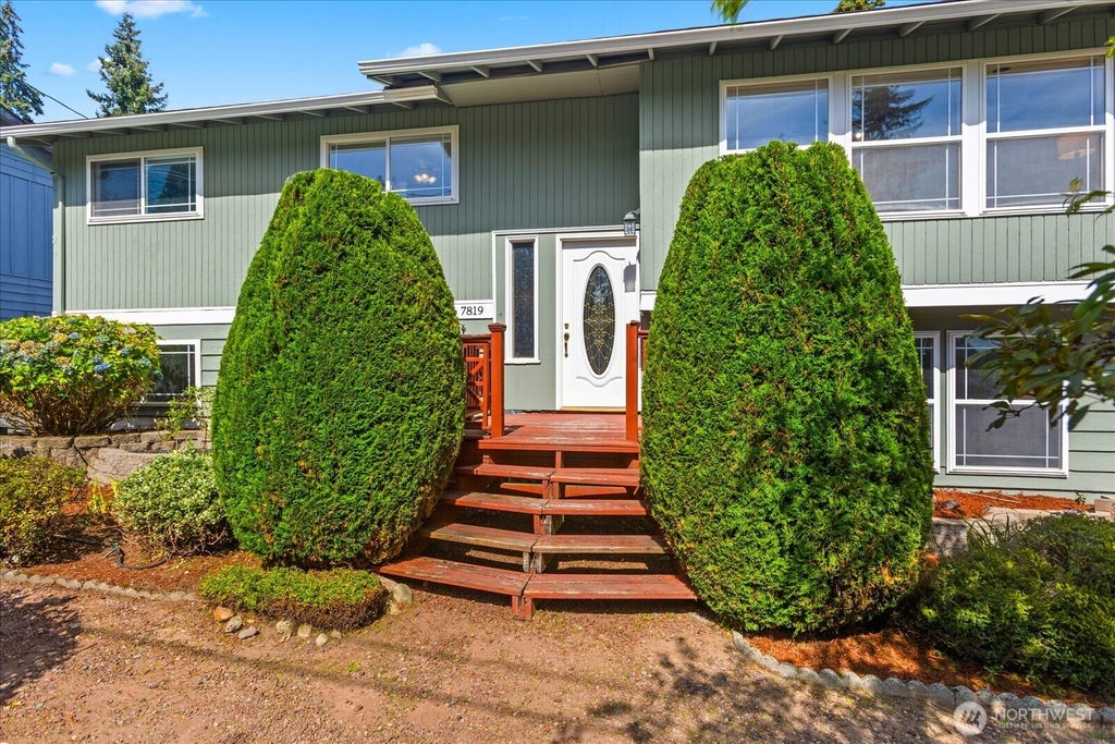 Photo of 7819 225th Place SW, Edmonds, WA 98026 (MLS # 2580387)