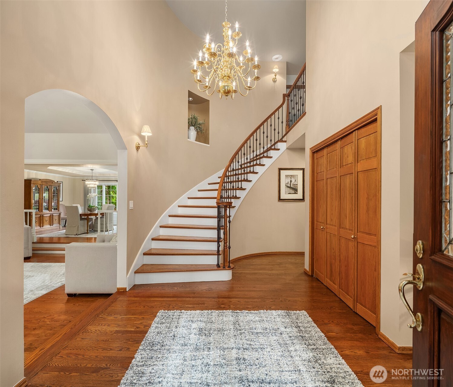 2805 Sahalee Drive E