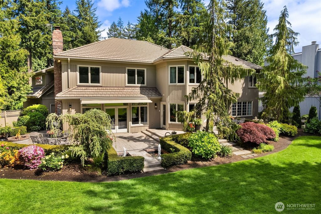 Photo of 2805 Sahalee Drive E, Sammamish, WA 98074 (MLS # 2387840)