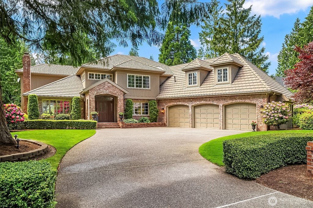 Photo of 2805 Sahalee Drive E, Sammamish, WA 98074 (MLS # 2387840)