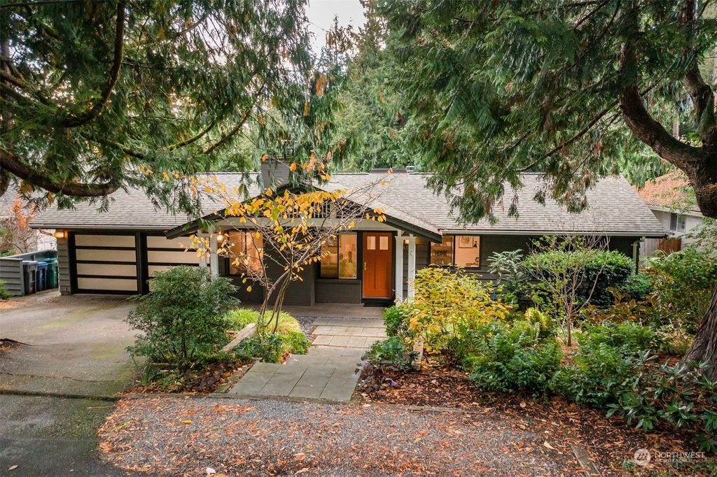 Photo of 4639 110th Avenue NE, Kirkland, WA 98033 (MLS # 2014939)