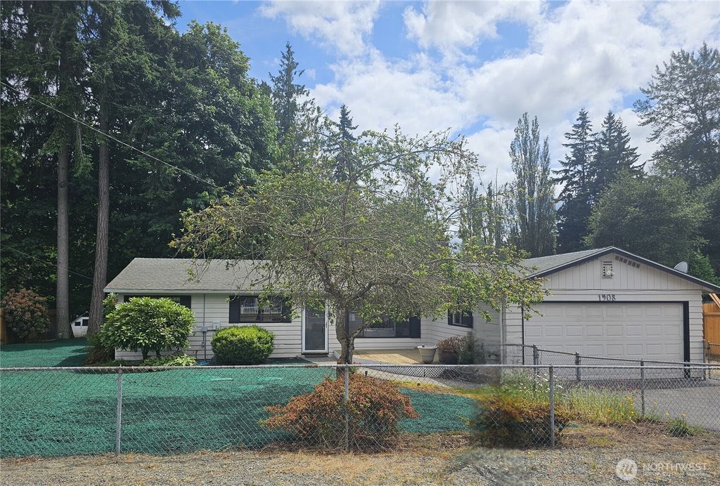 Photo of 1908 206th Street SW, Lynnwood, WA 98036 (MLS # 2348979)
