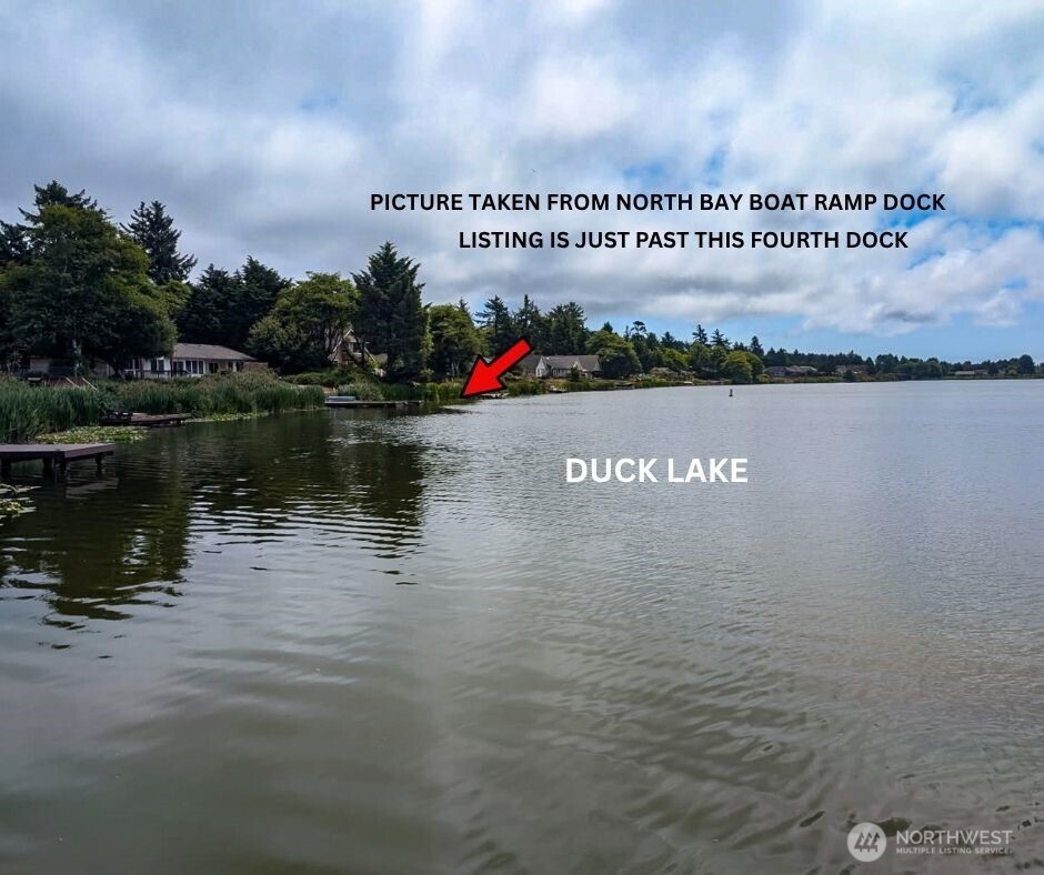 413 Lake View Loop NE