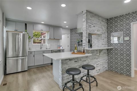 Photo of 4607 N 35th Street, Tacoma, WA 98407 (MLS # 2433133)