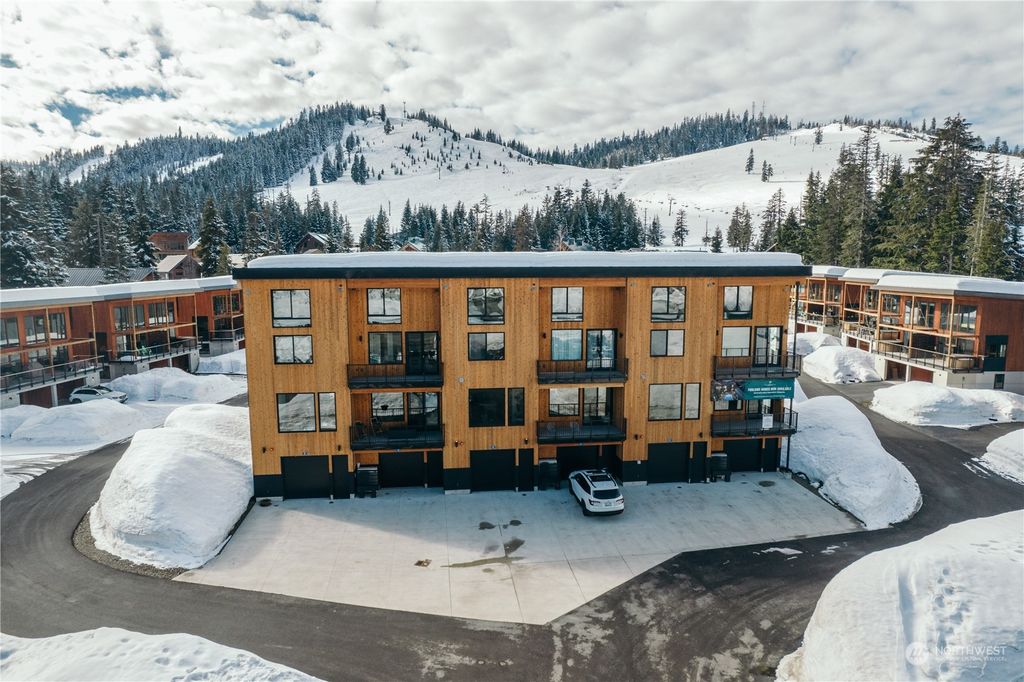 Photo of 31 Pass Life Way, Snoqualmie Pass, WA 98068 (MLS # 2172621)