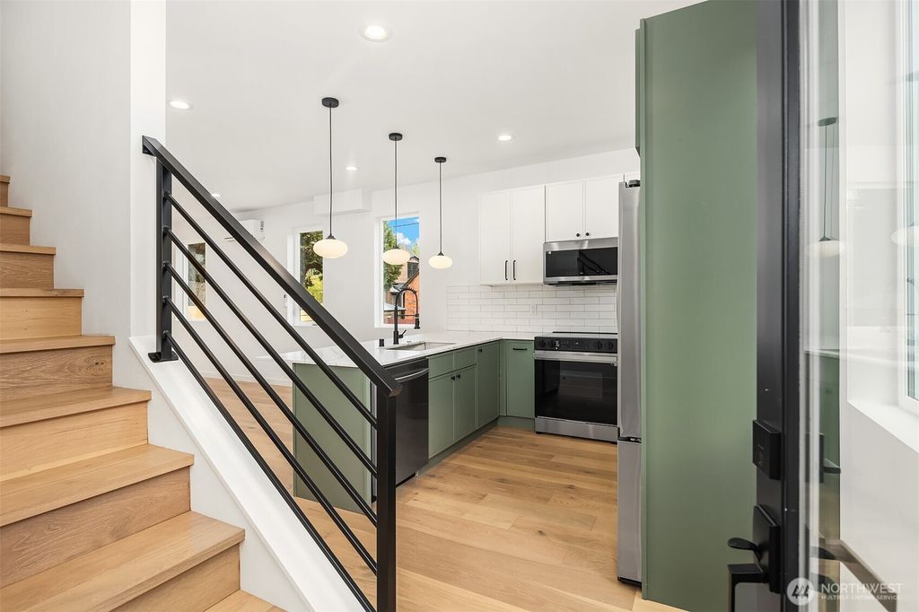 listing image 9369566284208182717