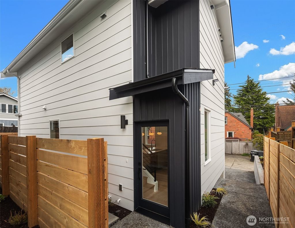 listing image 9364065366419433630