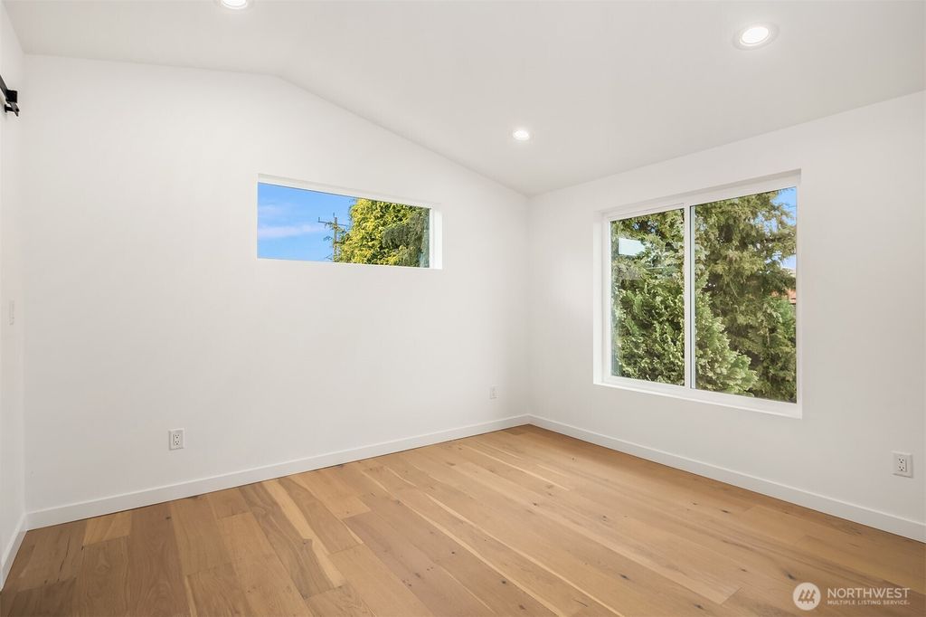 listing image 9361833025527794812