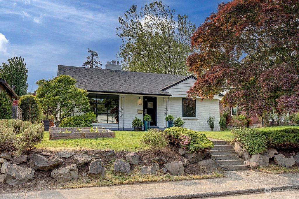 Photo of 2105 Wolfe Place W, Seattle, WA 98199 (MLS # 2059627)