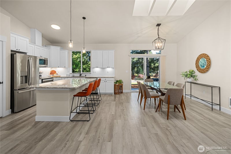 71 E Connemara Way