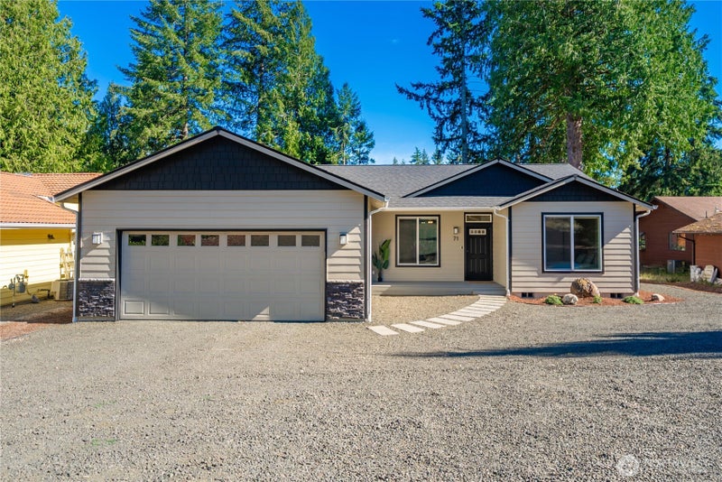 71 E CONNEMARA Way