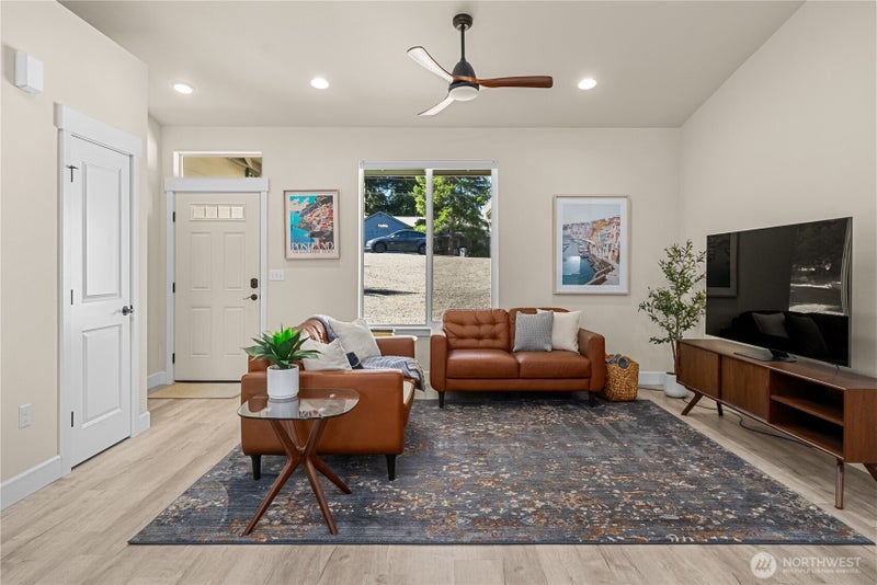 71 E Connemara Way