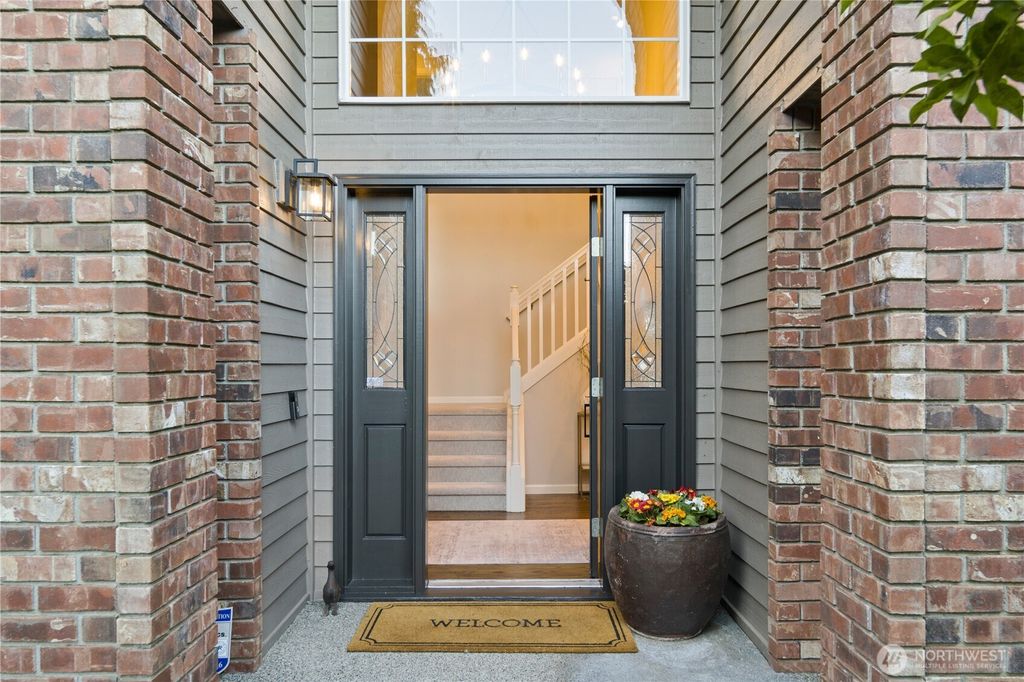 Photo of 5310 NE 24th Court, Renton, WA 98059 (MLS # 2481825)