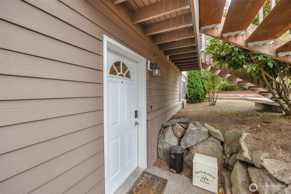 Photo of 7220 Rainier Drive #101, Everett, WA 98203 (MLS # 2588443)