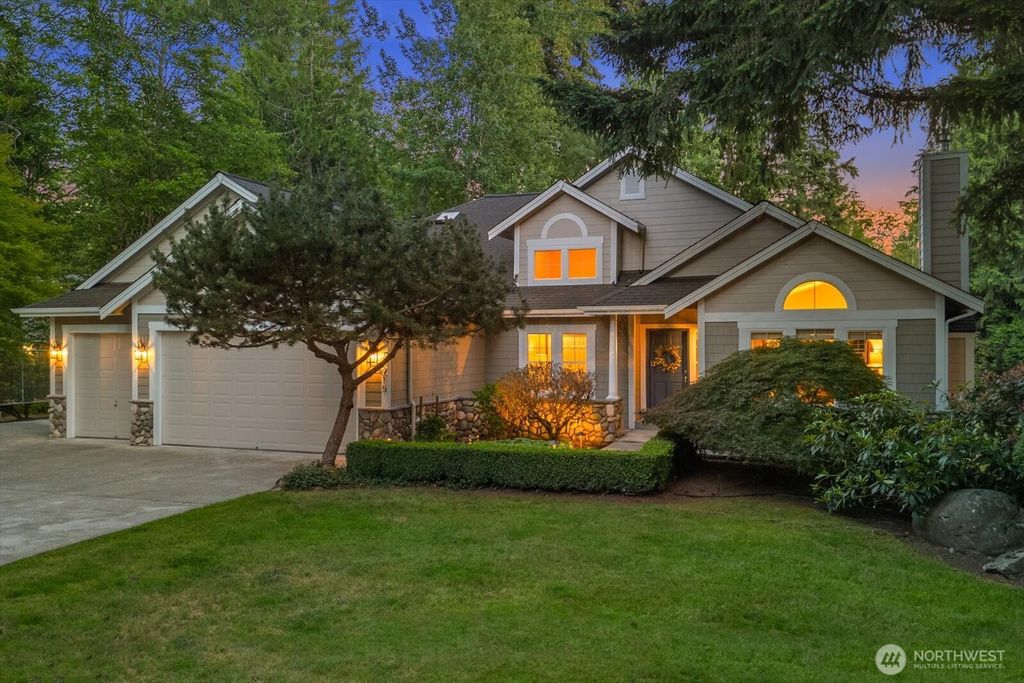Photo of 23915 NE 80th Street, Redmond, WA 98053 (MLS # 2556948)