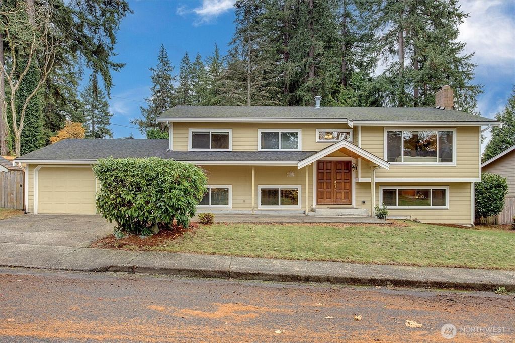 Photo of 15035 NE 16th Street, Bellevue, WA 98007 (MLS # 2456080)