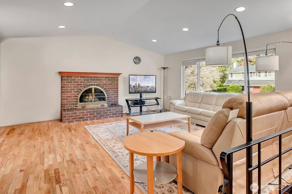 Photo of 15035 NE 16th Street, Bellevue, WA 98007 (MLS # 2456080)