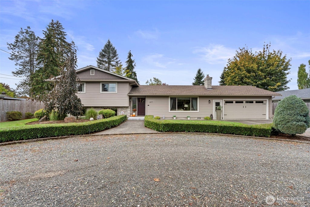 Photo of 617 Oakland Avenue, Centralia, WA 98531 (MLS # 2587458)