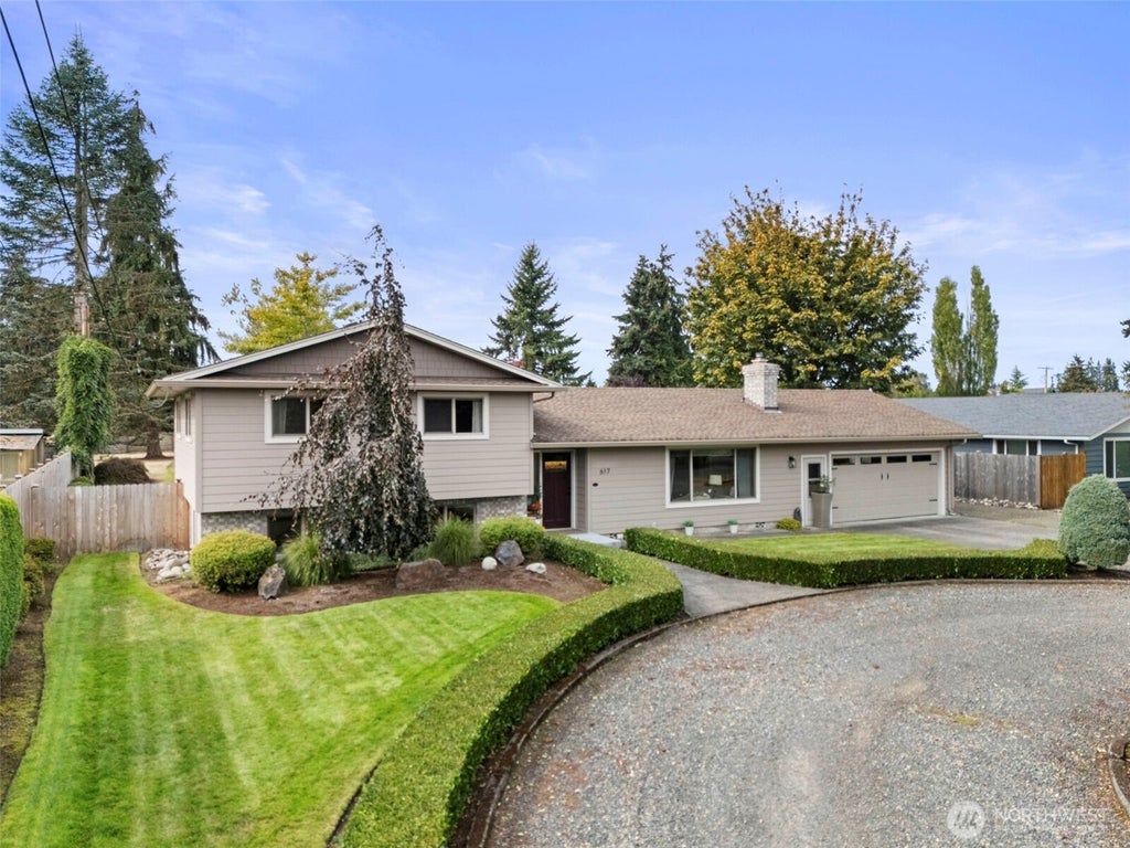 Photo of 617 Oakland Avenue, Centralia, WA 98531 (MLS # 2587458)