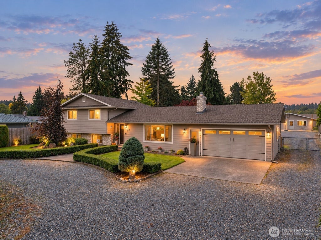 Photo of 617 Oakland Avenue, Centralia, WA 98531 (MLS # 2587458)