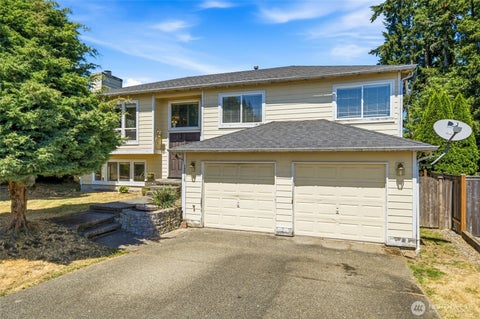 Photo of 12516 SE 225th Court, Kent, WA 98031 (MLS # 2556435)