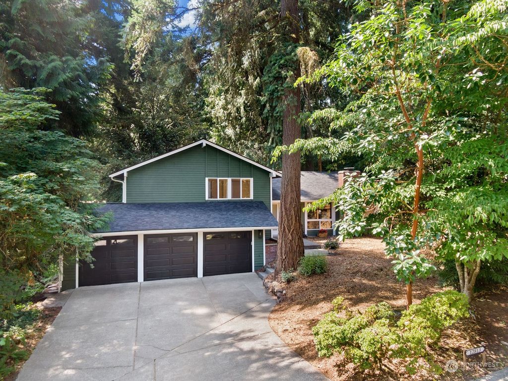 Photo of 12813 NE 28th Street, Bellevue, WA 98005 (MLS # 2138360)