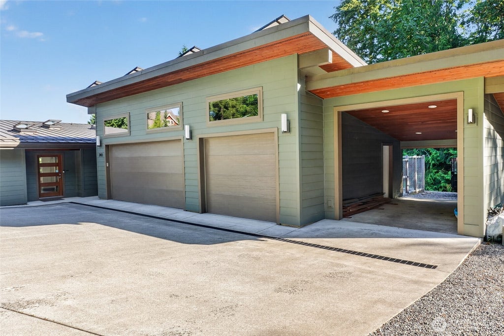 Photo of 3143 Edgewood Lane, Bellingham, WA 98226 (MLS # 2558772)