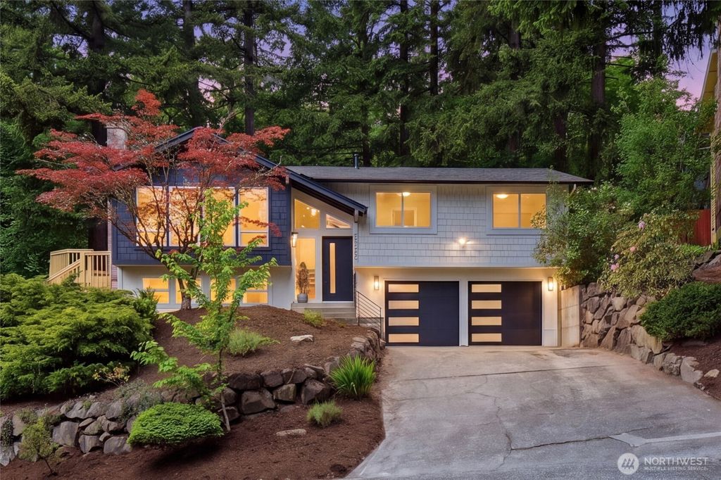 Photo of 17102 NE 84th St ST, Redmond, WA 98052 (MLS # 2526890)