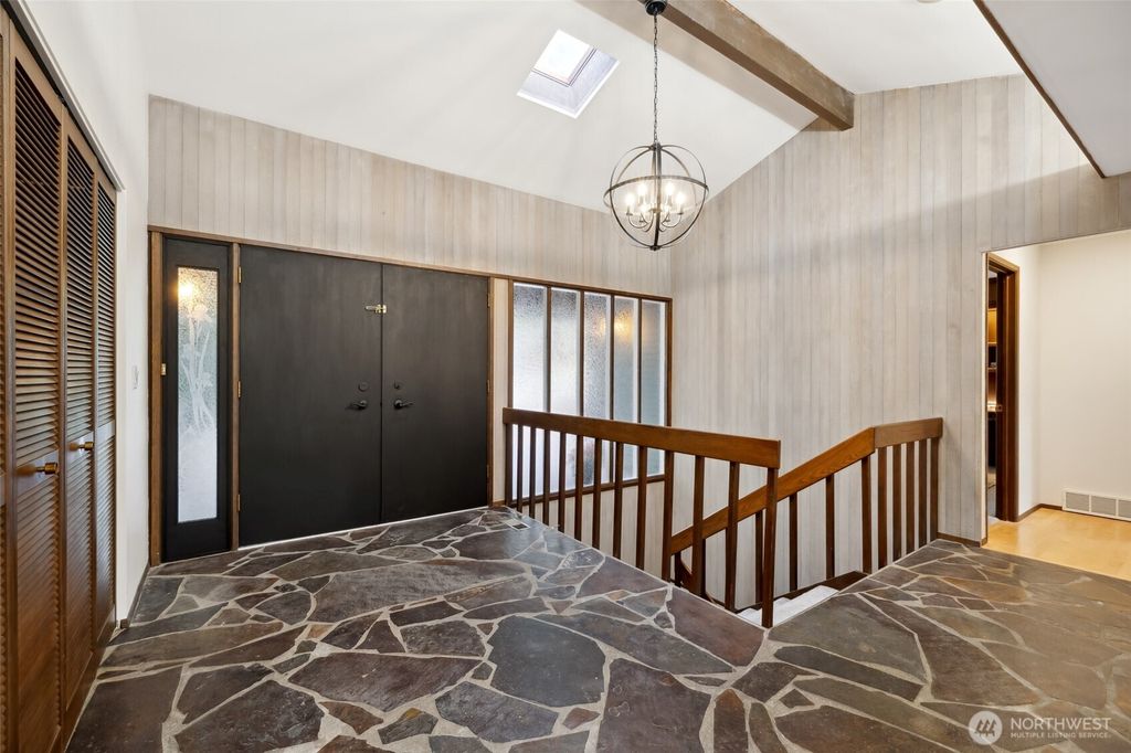 Photo of 6112 W Mercer Wy Way, Mercer Island, WA 98040 (MLS # 2387507)